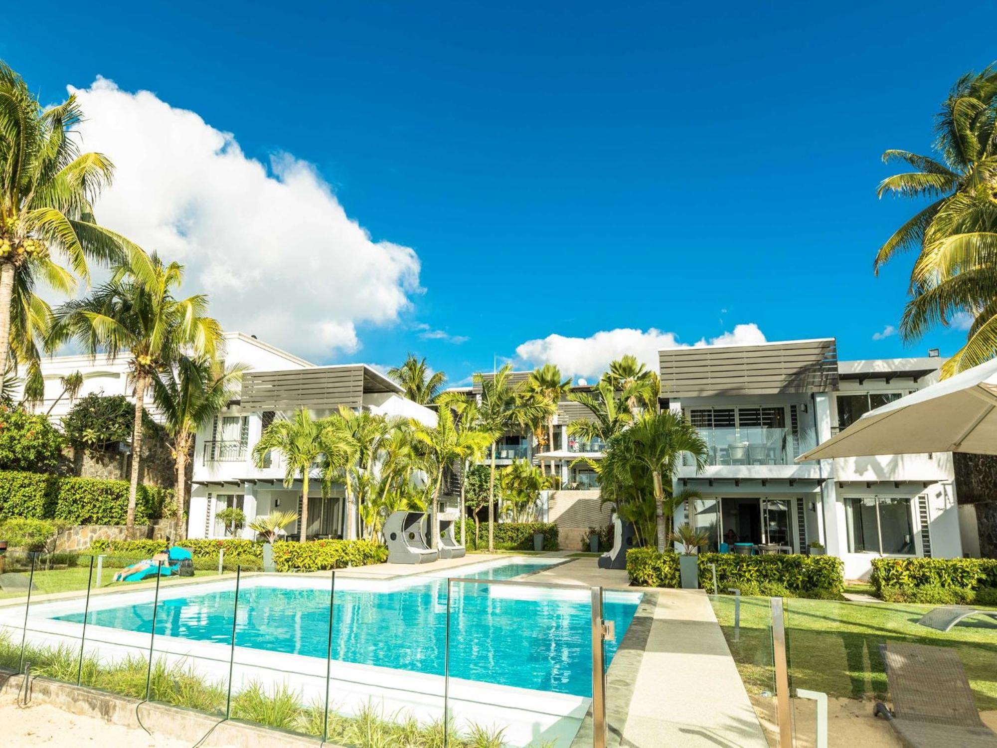 Beachfront & Pool Serviced With Stunning View - Closest To The Than Apartament *